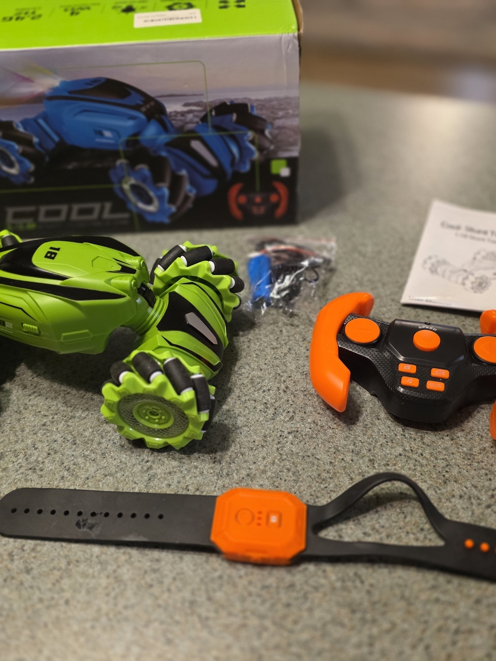 Cool Stunt RC Car for Kids - Green